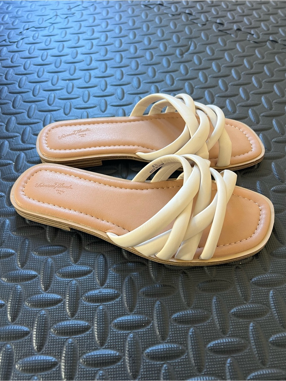 Universal Thread Ivory White Braided Strap Slide Sandals Size 8.5 - Picture 6 of 6